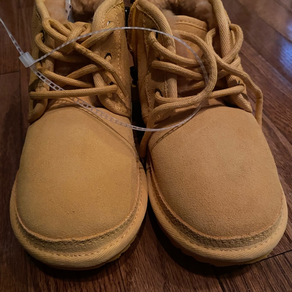 UGG Australia Toddler Neumel Chukka Boot new without box - Size 12